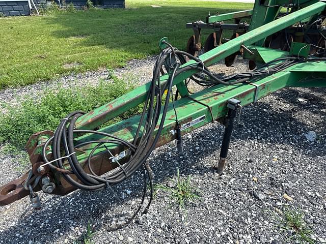 Image of John Deere 2700 equipment image 2