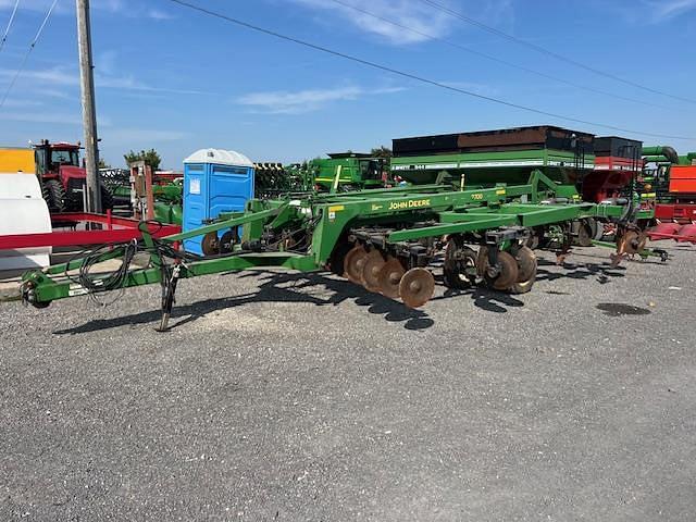 Image of John Deere 2700 equipment image 2