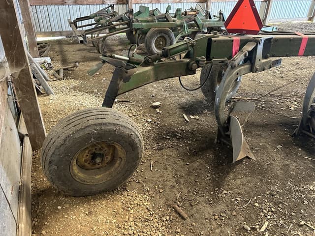 Image of John Deere 2700 equipment image 2