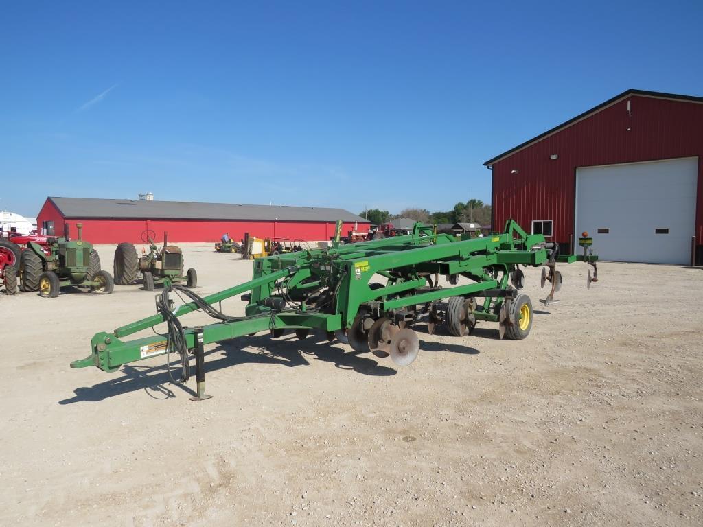 Image of John Deere 2700 Primary image