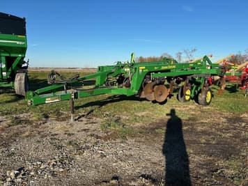 Main image John Deere 2700
