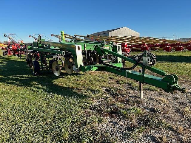 Image of John Deere 2700 equipment image 1