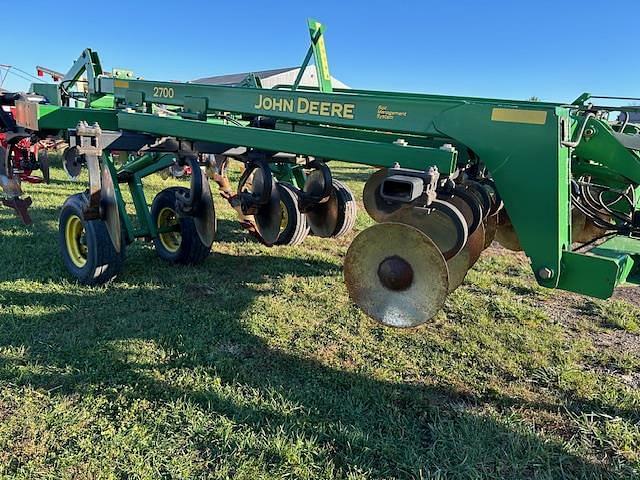 Image of John Deere 2700 equipment image 2