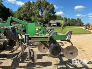 Image of John Deere 2700 equipment image 4