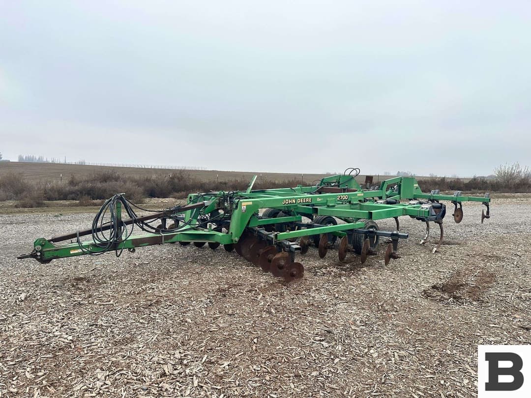 Image of John Deere 2700 Primary image