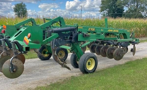 Image of John Deere 2700 equipment image 2