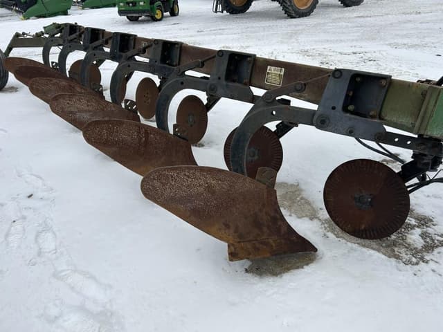 Image of John Deere 2700 equipment image 1