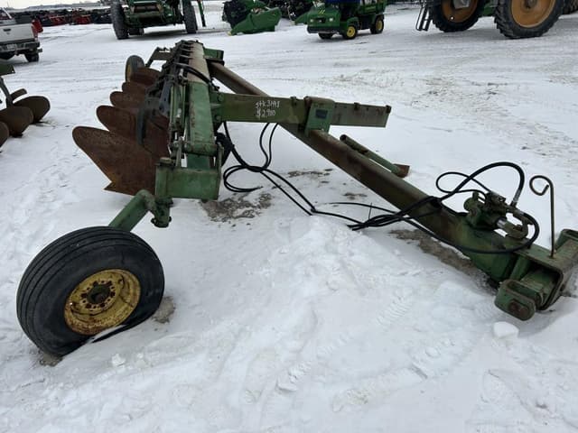 Image of John Deere 2700 equipment image 2