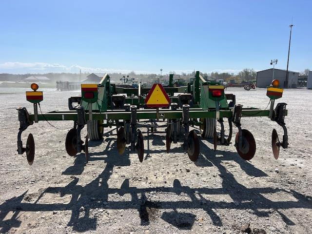 Image of John Deere 2700 equipment image 4
