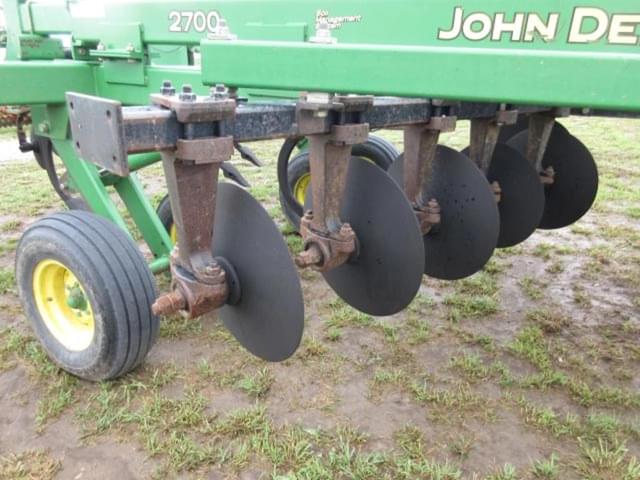 Image of John Deere 2700 equipment image 3