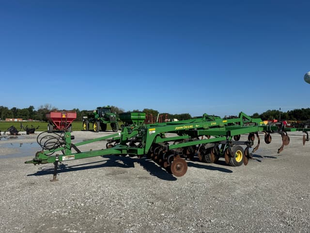 Image of John Deere 2700 equipment image 2