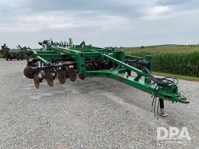 Image of John Deere 2700 equipment image 1