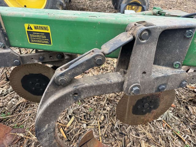 Image of John Deere 2700 equipment image 4