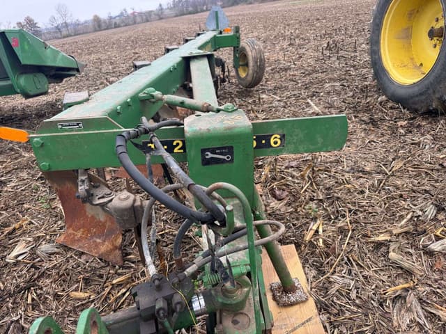 Image of John Deere 2700 equipment image 2