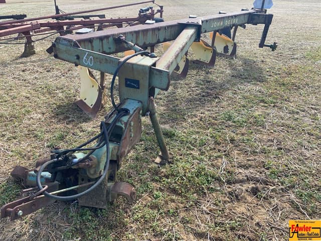 Image of John Deere 2700 equipment image 2