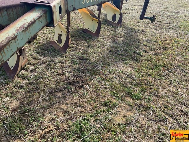 Image of John Deere 2700 equipment image 4