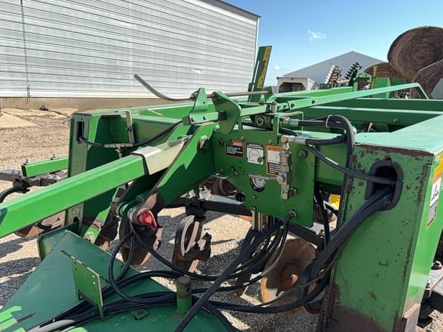 Image of John Deere 2700 equipment image 4