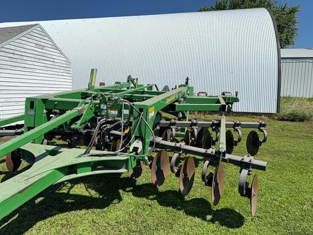 Image of John Deere 2700 equipment image 2