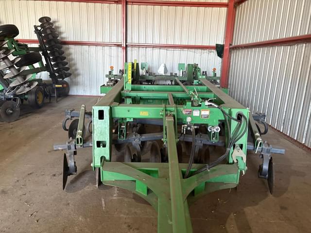 Image of John Deere 2700 equipment image 4