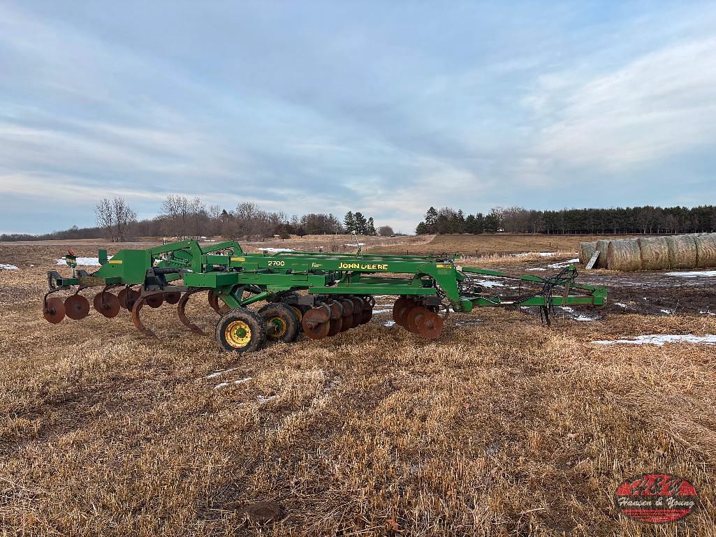 Image of John Deere 2700 Primary image