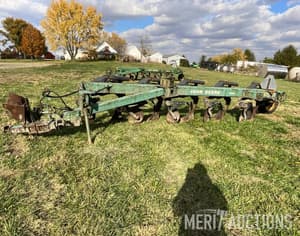 John Deere 2700 Image