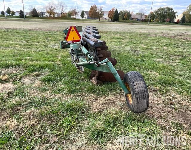 Image of John Deere 2700 equipment image 4