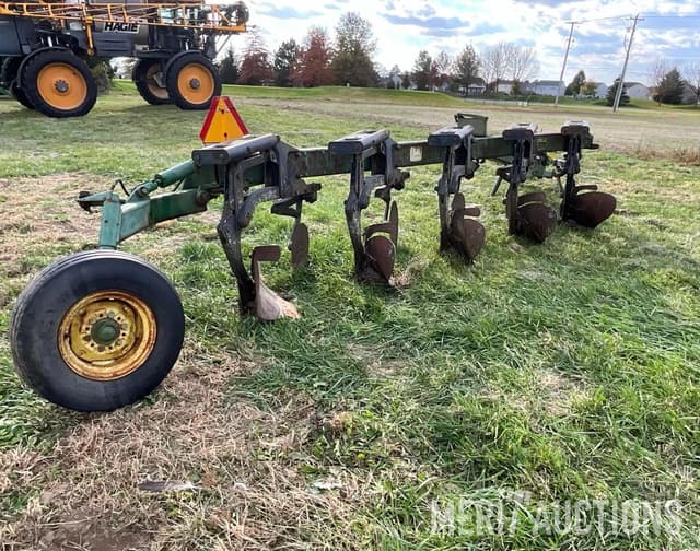 Image of John Deere 2700 equipment image 2