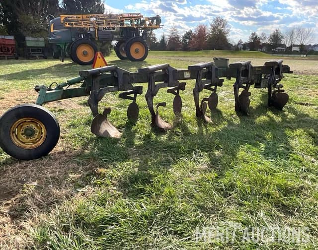 Image of John Deere 2700 equipment image 3
