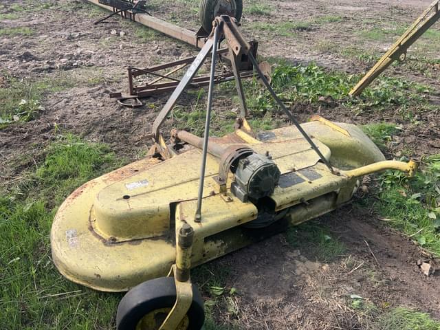 Image of John Deere 272 equipment image 1