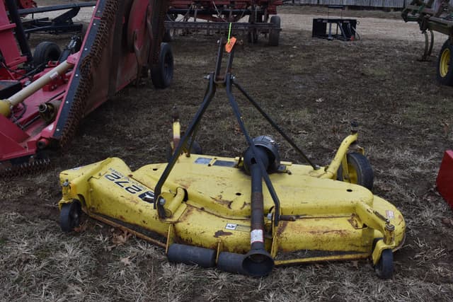 Image of John Deere 272 equipment image 1