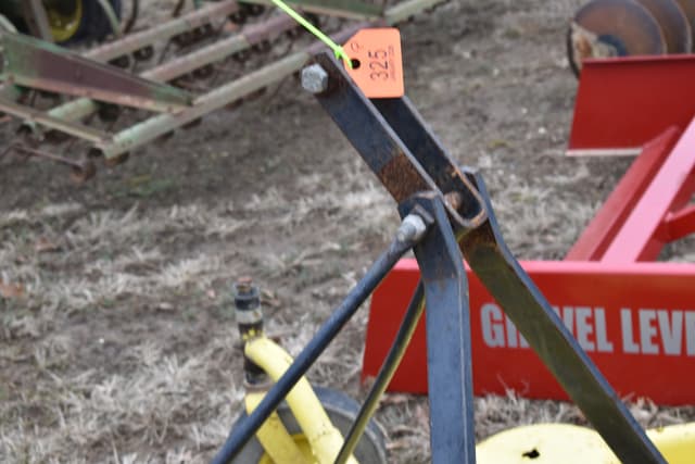 Image of John Deere 272 equipment image 3