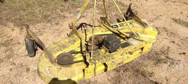 Image of John Deere 272 equipment image 3