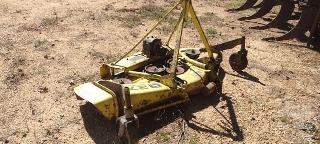 Image of John Deere 272 equipment image 1
