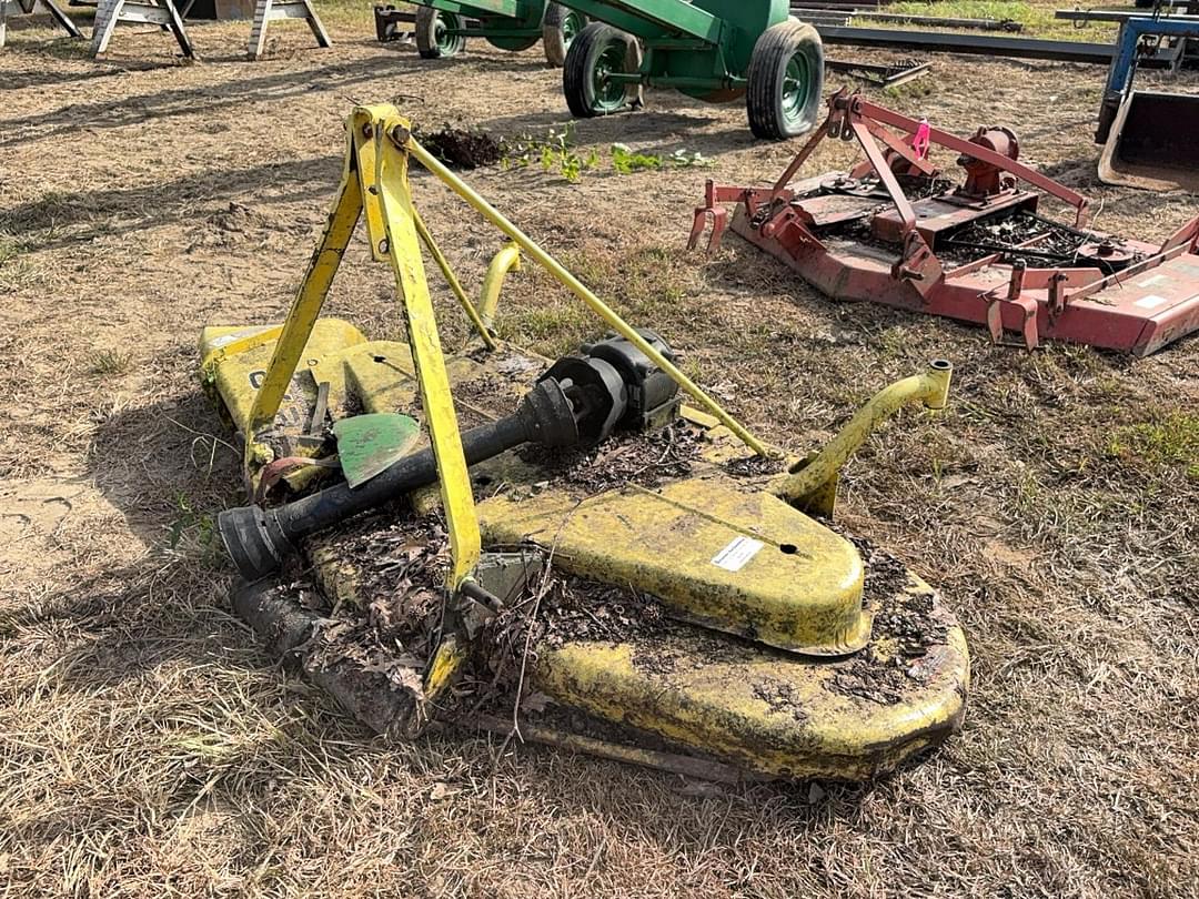 Image of John Deere 272 Image 0