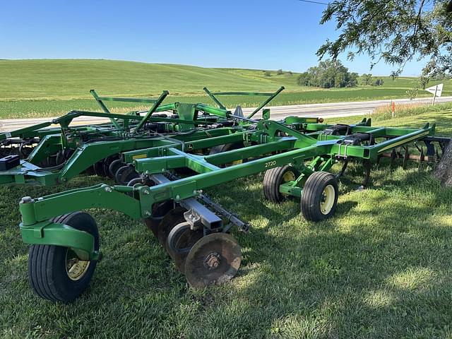Image of John Deere 2720 equipment image 1
