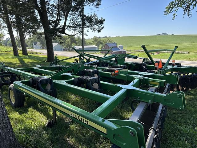 Image of John Deere 2720 equipment image 2