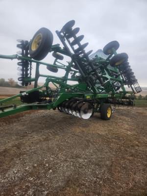 John Deere 2720 Image