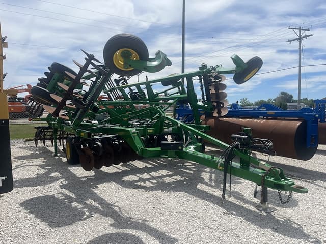 Image of John Deere 2720 equipment image 2