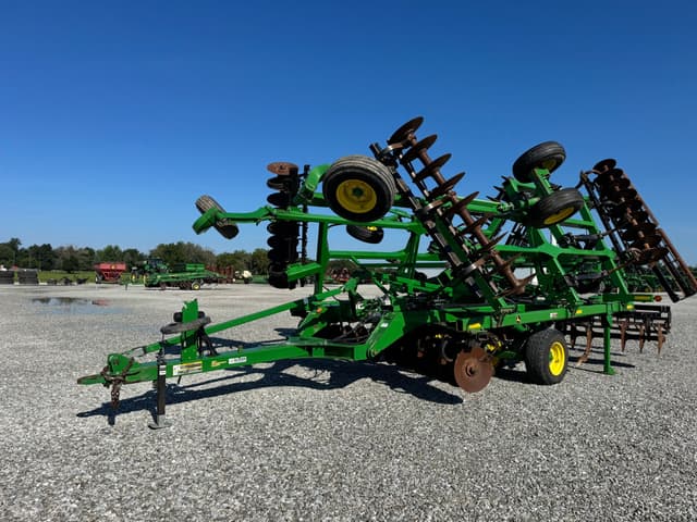 Image of John Deere 2720 equipment image 1