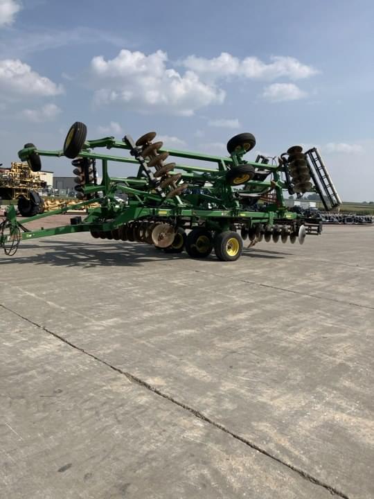 Image of John Deere 2720 Primary image