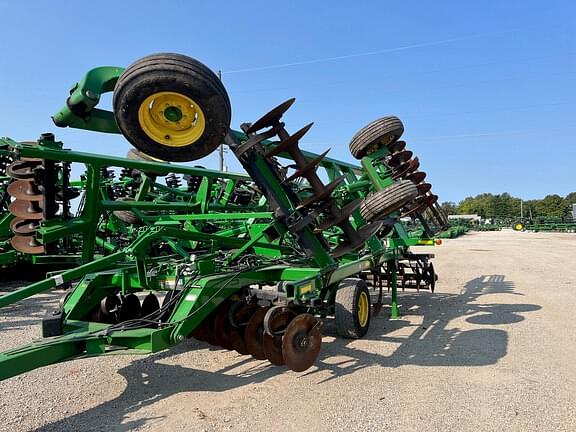 Image of John Deere 2720 equipment image 2