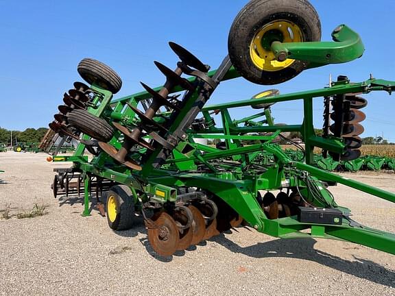 Image of John Deere 2720 equipment image 3