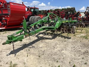 John Deere 2720 Image