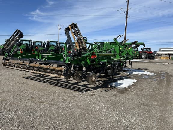 Image of John Deere 2730 equipment image 3