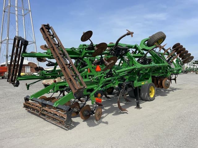 Image of John Deere 2730 equipment image 4