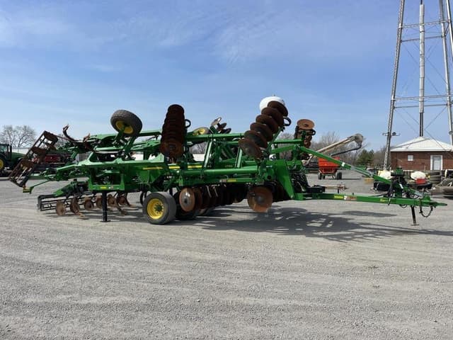 Image of John Deere 2730 equipment image 2