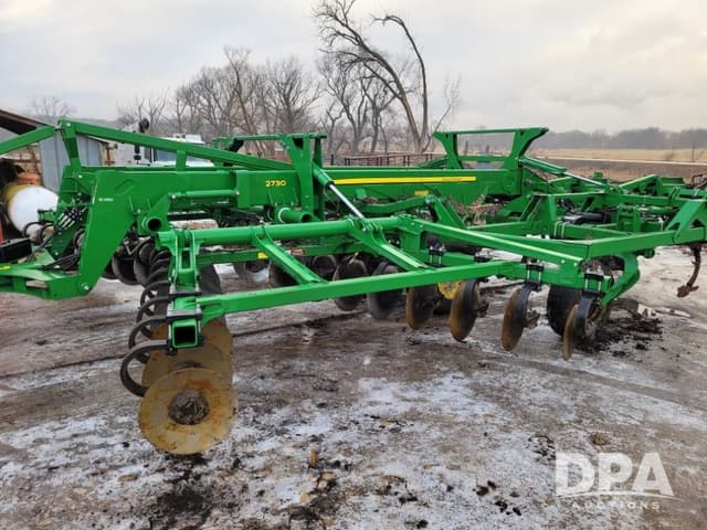 Image of John Deere 2730 equipment image 2