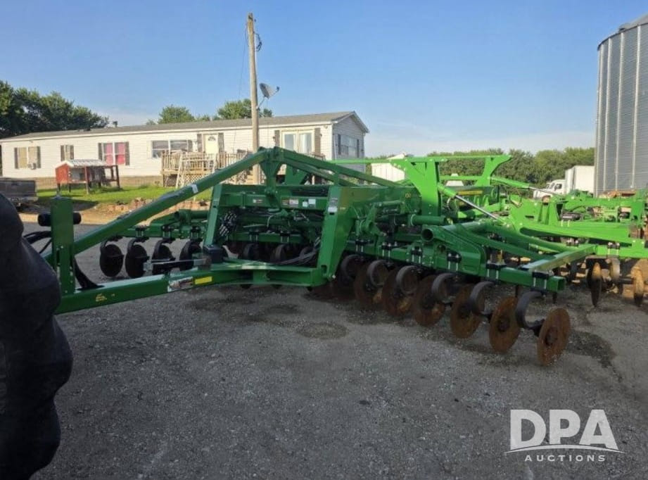 John Deere 2730 Equipment Image0