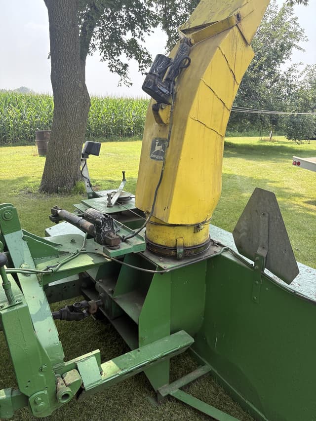 Image of John Deere 275 equipment image 4