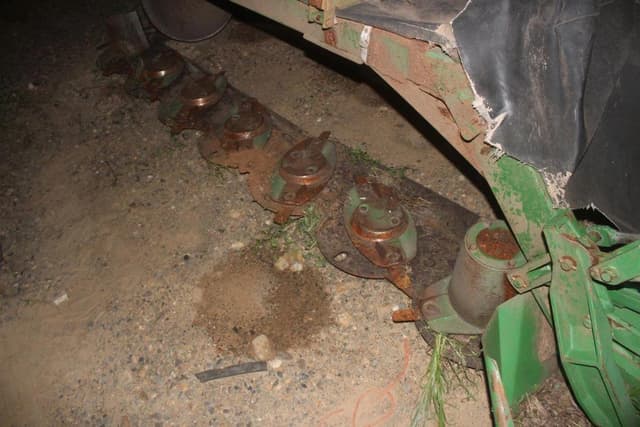 Image of John Deere 275 equipment image 3